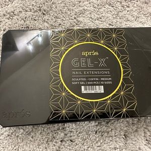 Apres Sculpted Medium Coffin Nails - Brand New! 500 nails